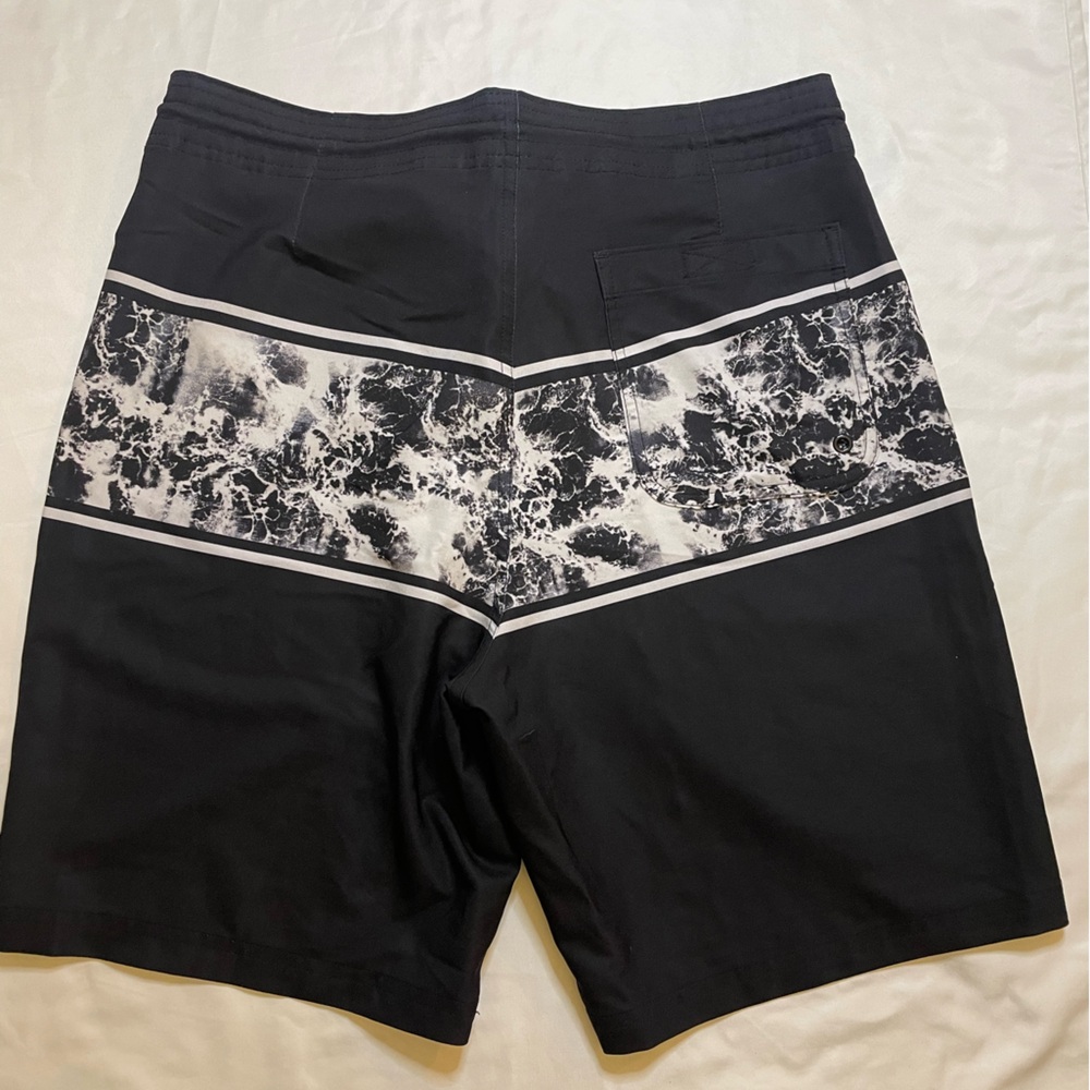 Men’s Old Navy size 32 black swim trunks - Picture 3 of 6
